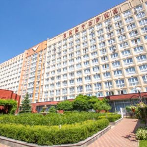 Главный корпус в санатории «Виктория» в Кисловодске - фотография
