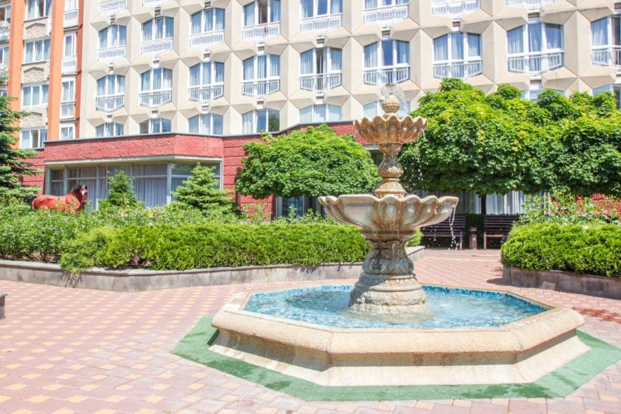 Фонтан в санатории «Виктория» в Кисловодске - фотография