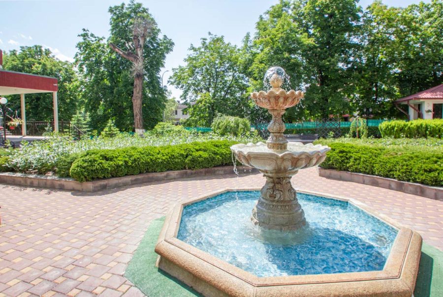 Фонтан в санатории «Виктория» в Кисловодске - фотография