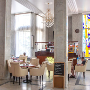 Лобби в санатории «Виктория» в Кисловодске - фотография