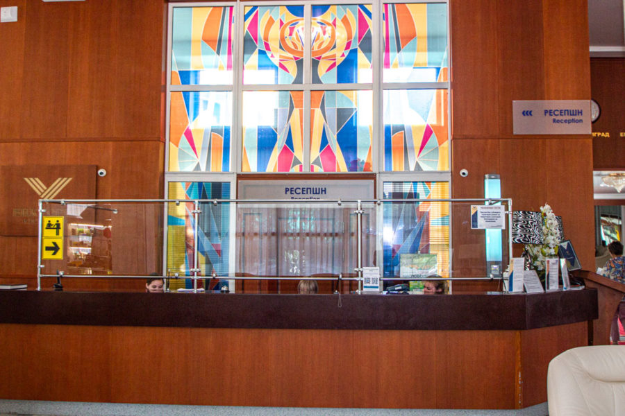 Ресепшн в санатории «Виктория» в Кисловодске - фотография