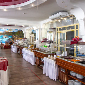 Красный зал «Рубин» в санатории «Виктория» в Кисловодске - фотография