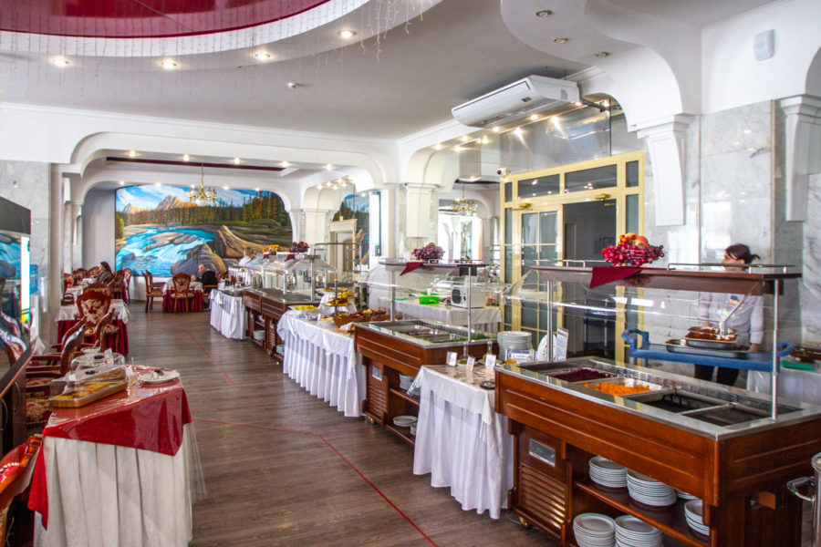 Красный зал «Рубин» в санатории «Виктория» в Кисловодске - фотография