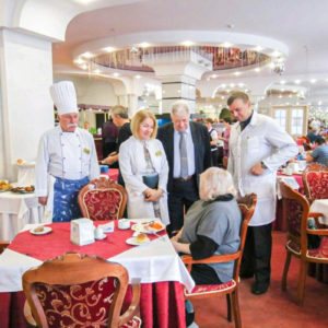 Красный зал «Рубин» в санатории «Виктория» в Кисловодске - фотография