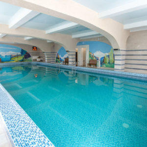 Бассейн в санатории «Виктория» в Кисловодске - фотография