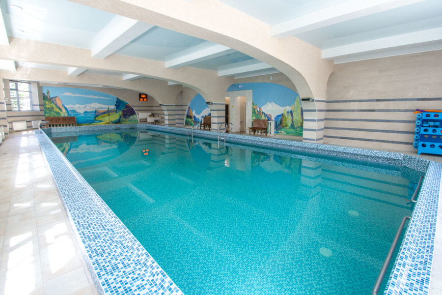 Бассейн в санатории «Виктория» в Кисловодске - фотография