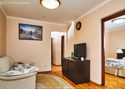 Номер 2 местный 2 комнатный в санатории «Виктория» в г. Кисловодске - фотография