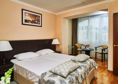 Номер 2 местный 2 комнатный в санатории «Виктория» в г. Кисловодске - фотография