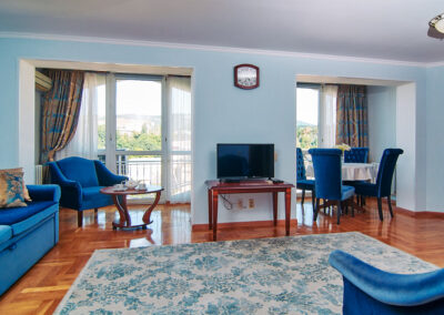 Номер «Люкс ПК» 2 местный 2 комнатный в санатории «Виктория» в г. Кисловодске - фотография