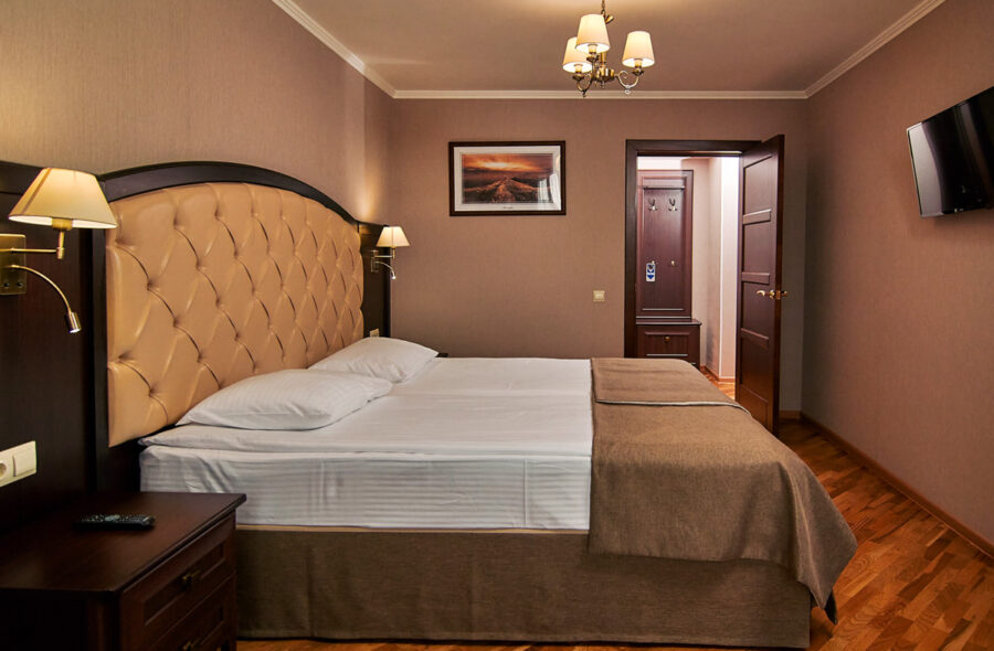 Номер «Стандарт ПК» 2 местный 2 комнатный в санатории «Виктория» в г. Кисловодске - фотография