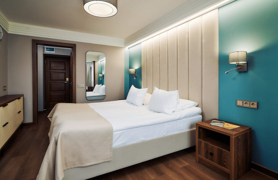 Номер «Премьер» 2 местный 1 комнатный в санатории «Виктория» в г. Кисловодске - фотография