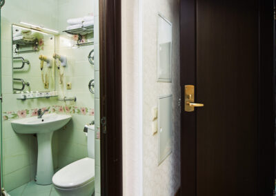 Номер «Стандарт» 2 местный 1 комнатный в санатории «Виктория» в г. Кисловодске - фотография