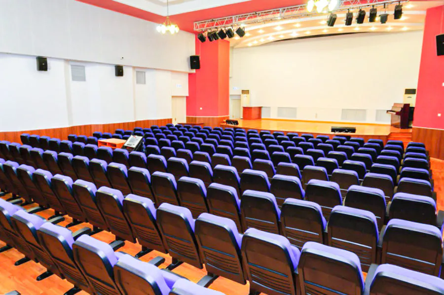 Киноконцертный зал в санатории «Виктория» в Кисловодске - фотография